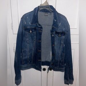 Womens XL Jean jacket like new. Worn 1 time